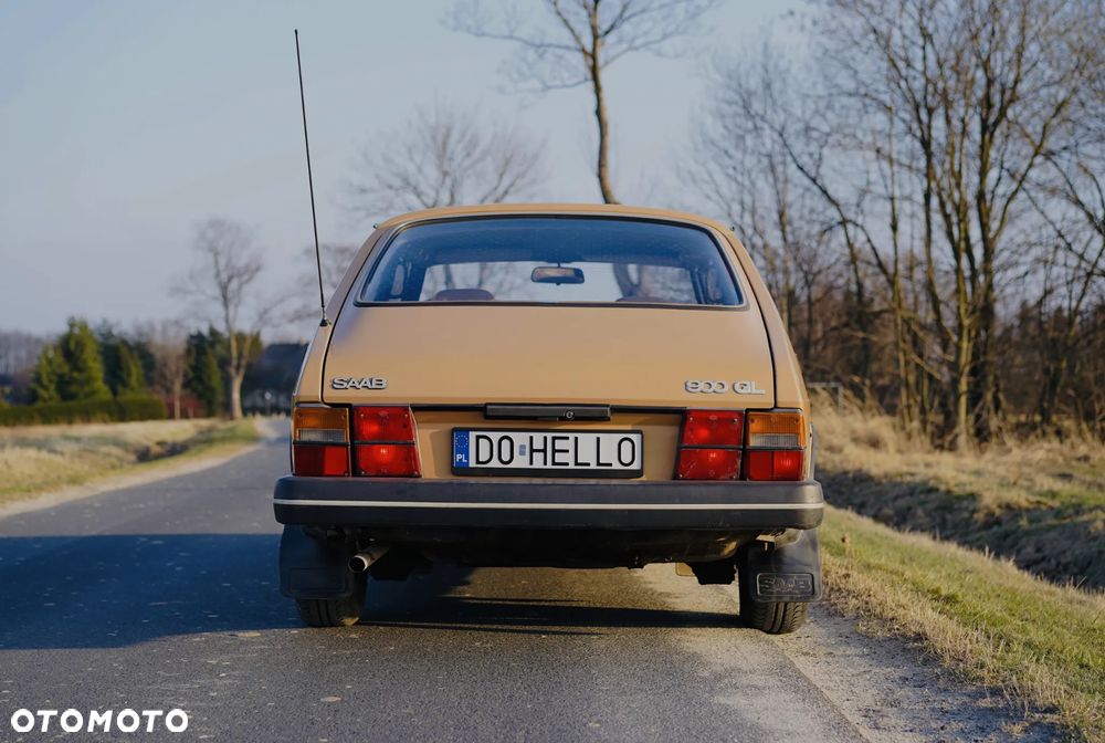 Saab 900 - 8
