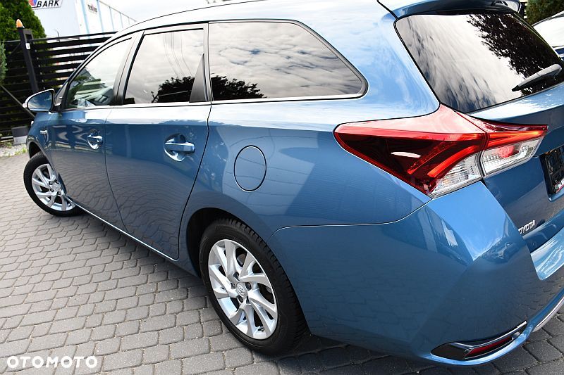 Toyota Auris 1.8 HSD Prestige - 32