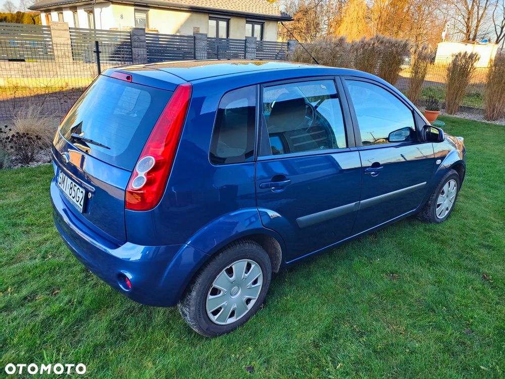 Ford Fiesta 1.4 Trend - 12