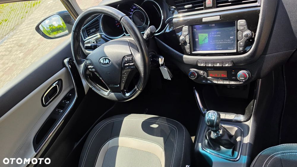Kia Ceed 1.6 GDI Dream Team Edition - 8