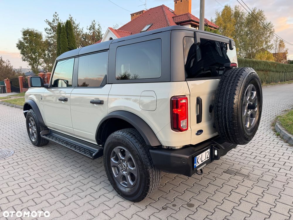 Ford Bronco - 4