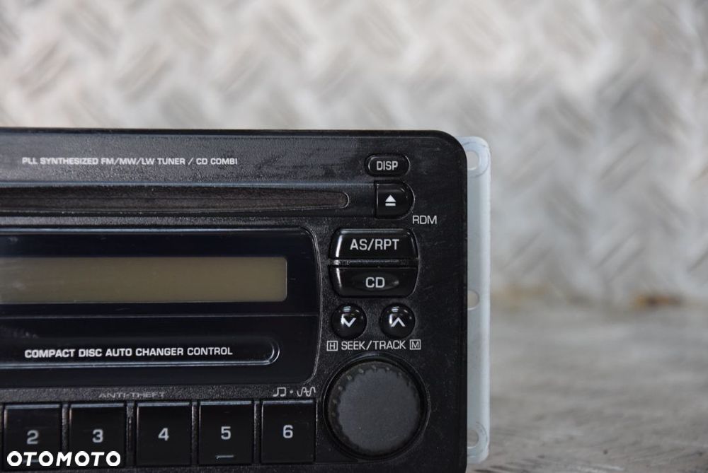 SUZUKI JIMNY RADIO CLARION - 3