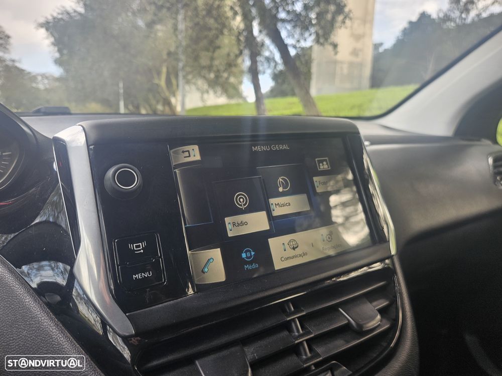 Peugeot 208 1.4 HDi - 15