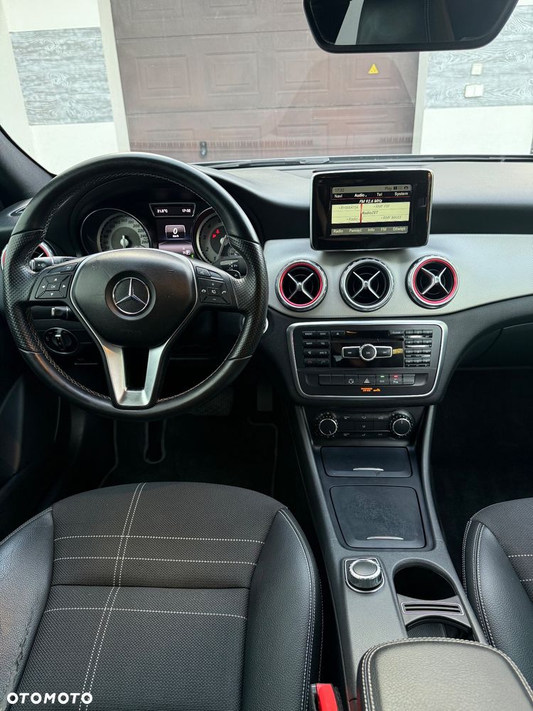 Mercedes-Benz GLA - 18
