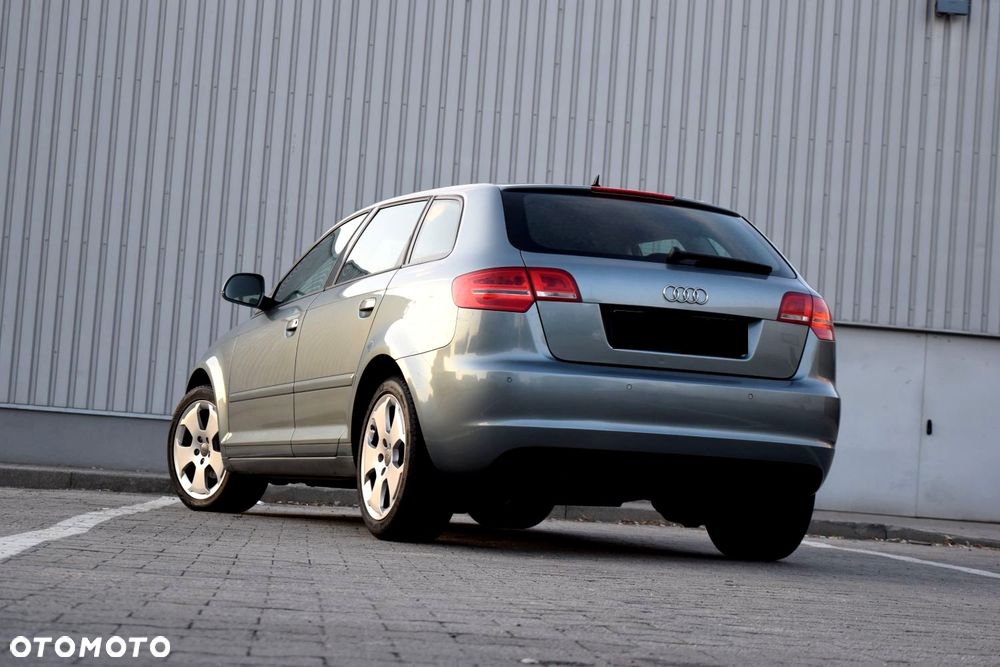 Audi A3 Sportback 1.6 Ambiente - 6
