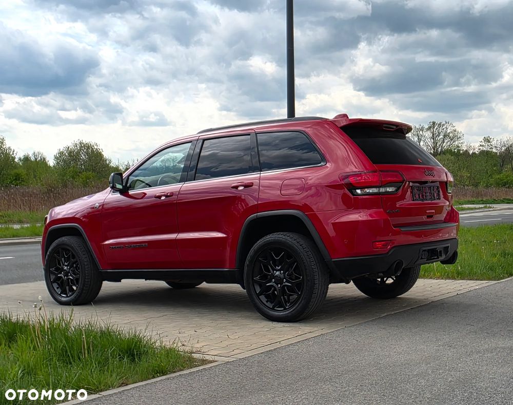Jeep Grand Cherokee - 14