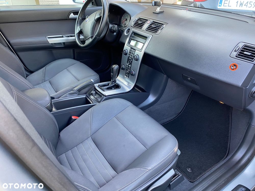 Volvo S40 2.4i Momentum - 13