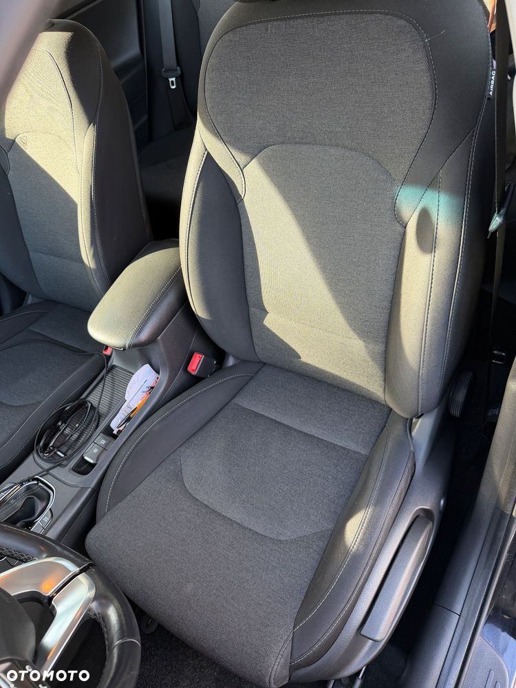 Hyundai i30 1.6 D GO Plus DCT - 16