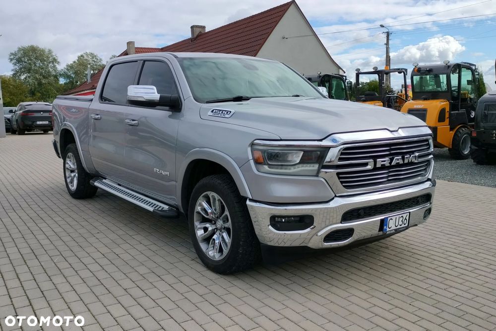 RAM 1500 Crew Cab Laramie - 2