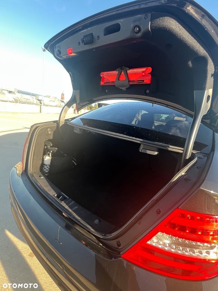 Mercedes-Benz Klasa C 250 7G-TRONIC Edition - 32