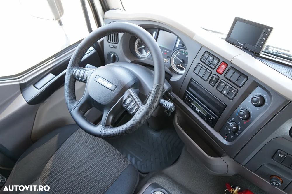 DAF LF 250 / 4X2 / LIVRARE - 7.30 + HDS HYVA HB 150XE3 / RADIOCOMANDĂ / ROTATOARE / MAX. CAPACITATE DE RIDICARE: 5200 KG / FURCĂ PENTRU PALEȚI / EURO 6 - 32