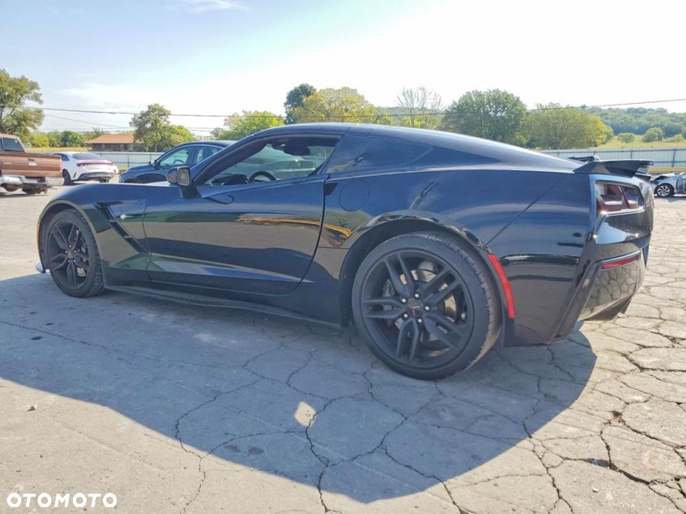 Chevrolet Corvette - 2