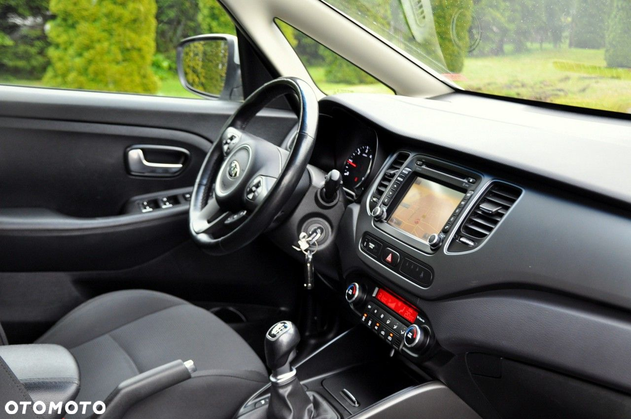 Kia Carens - 18