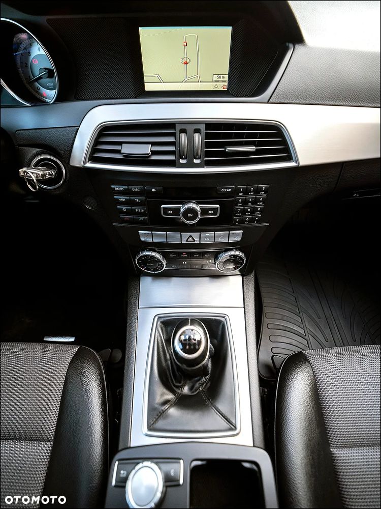 Mercedes-Benz Klasa C 180 Avantgarde - 24