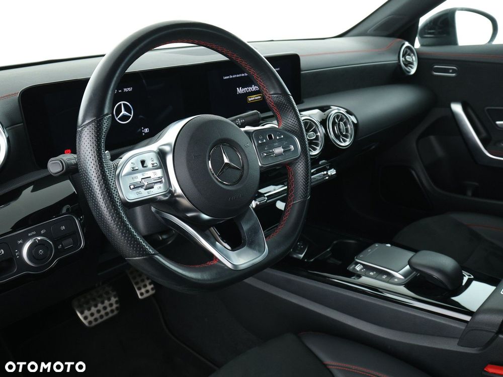 Mercedes-Benz CLA - 24