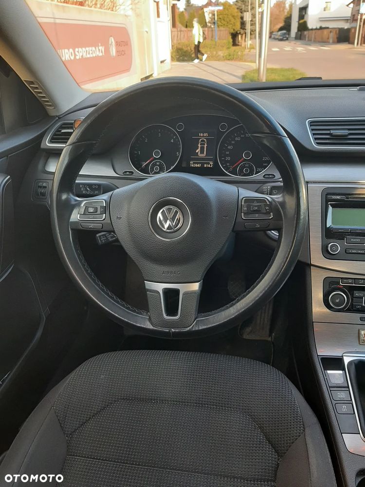 Volkswagen Passat 1.6 TDI DPF BlueMot Comfortline - 14