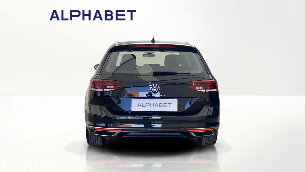 Volkswagen Passat - 4