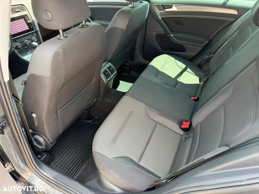 Volkswagen Golf - 19