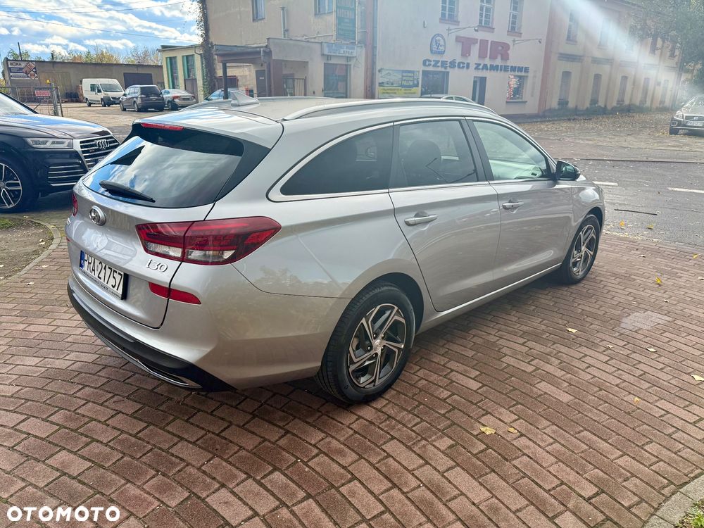 Hyundai i30 Kombi 1.5 T-GDI 48V-Hybrid Intro - 4