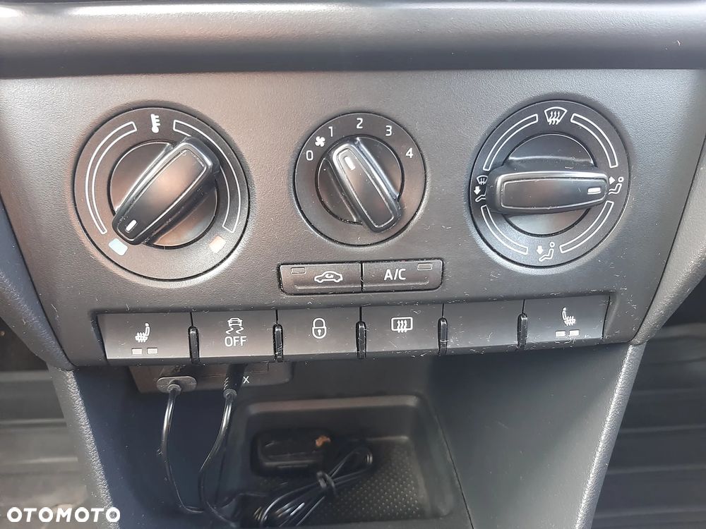 Skoda RAPID Spb 1.6 TDI DPF Ambition - 29