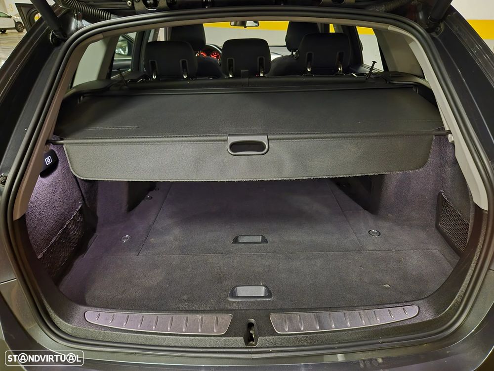 BMW 320 d Touring Line Modern - 31