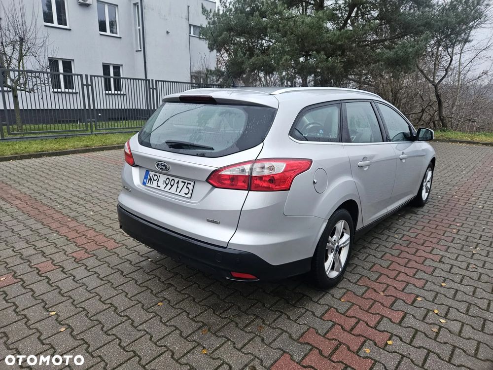 Ford Focus 1.6 TDCi DPF Champions Edition - 6