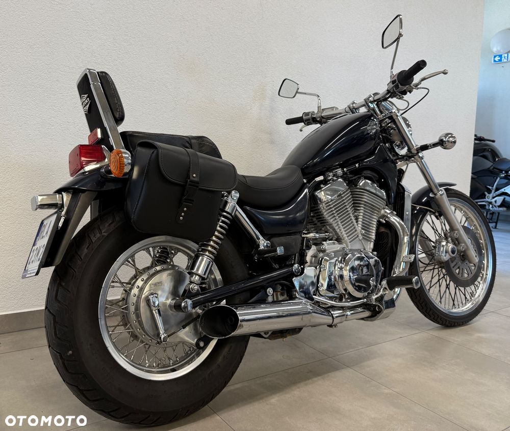 Suzuki Intruder - 5