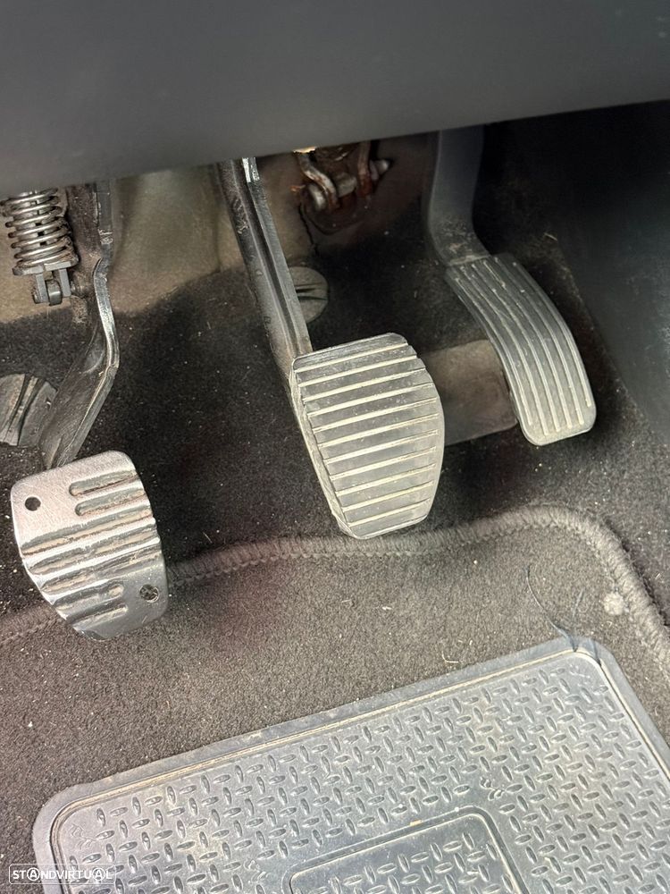 Peugeot 207 1.4 16V Trendy - 6