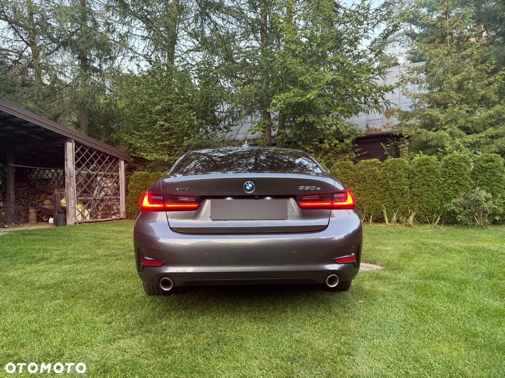 BMW Seria 3 330e Sport Line - 40