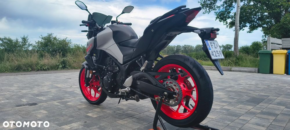 Yamaha MT - 8
