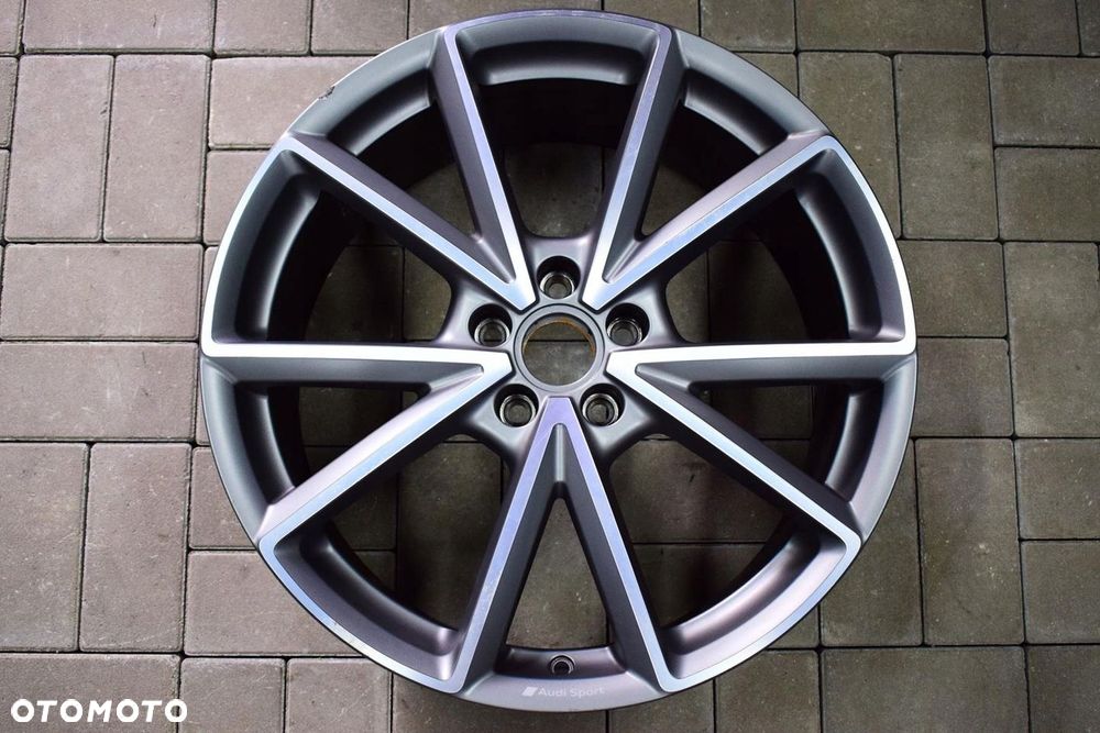 AUDI 20 ,,S-Line TT RS 8S0 Oryginał - 1