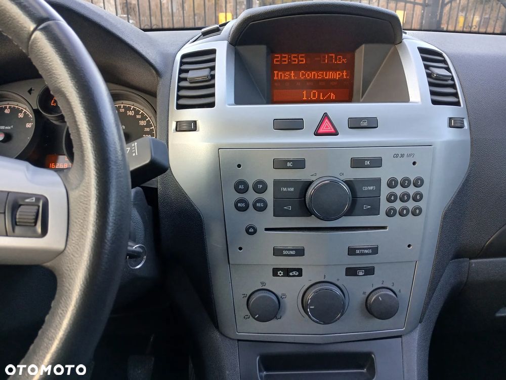 Opel Zafira - 32