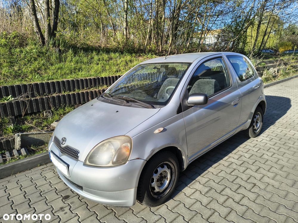 Toyota Yaris 1.0 Base - 1
