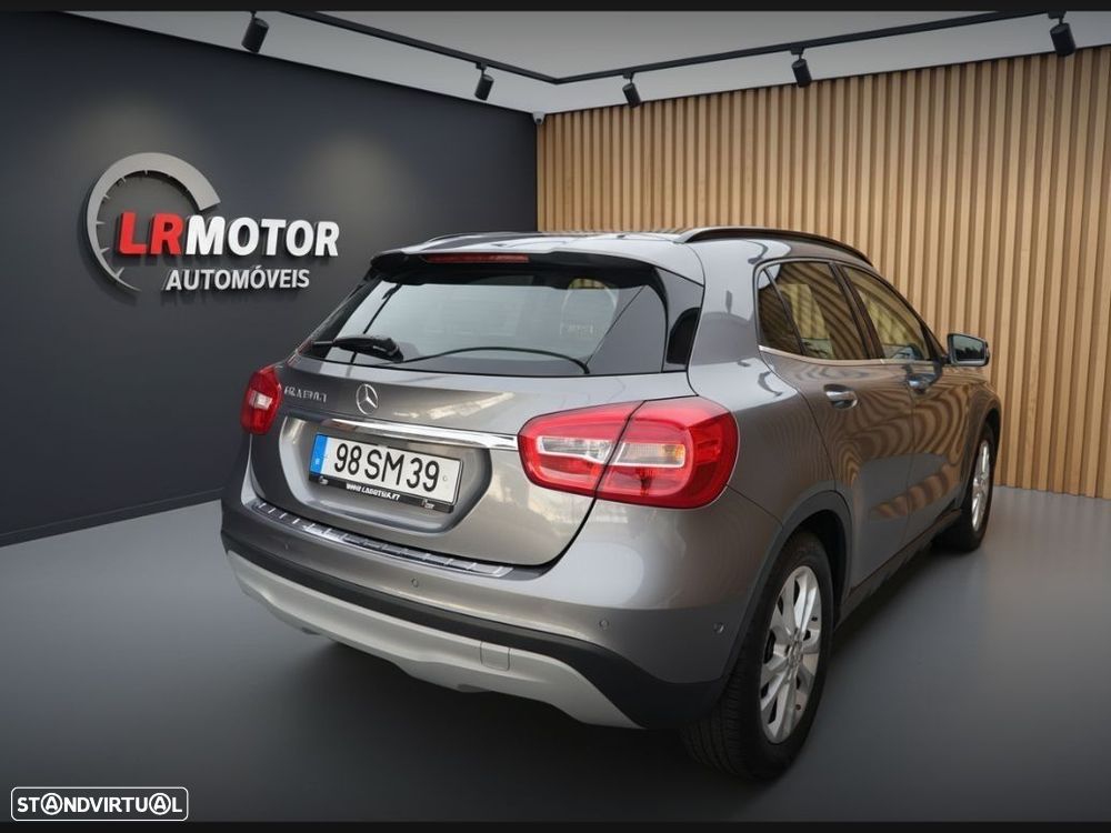 Mercedes-Benz GLA 180 d - 4