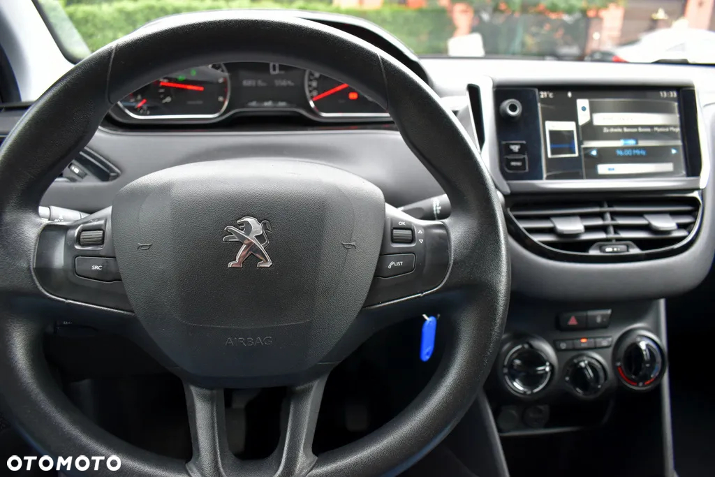 Peugeot 208 - 13