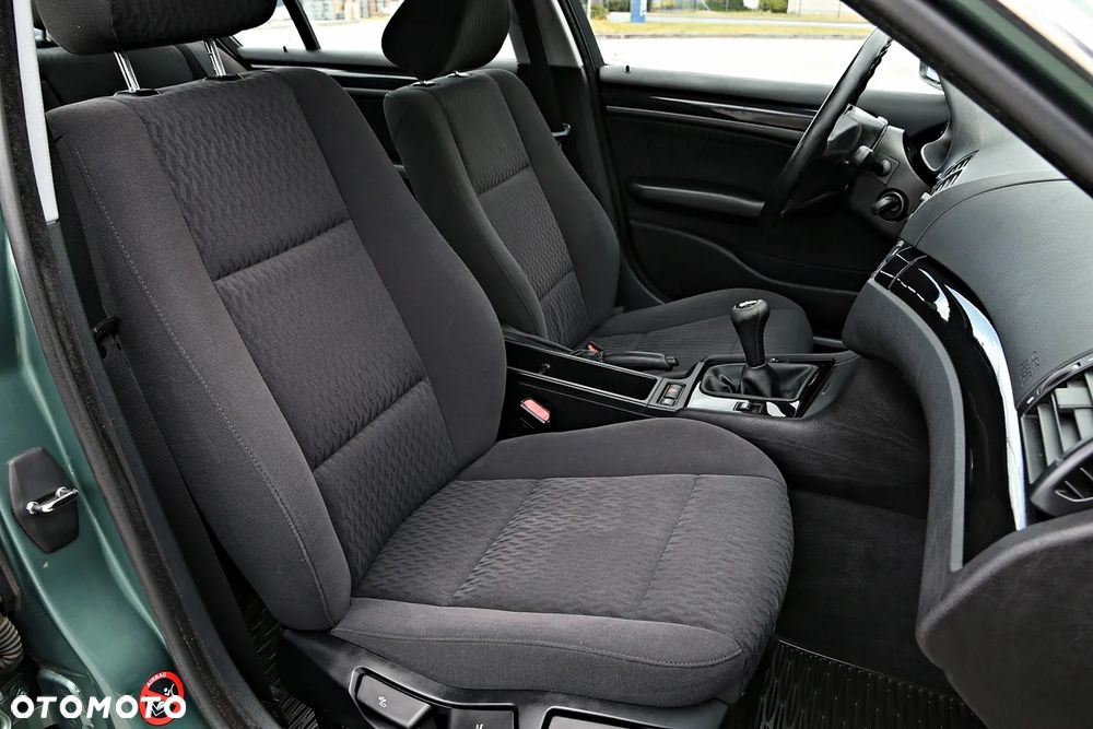 BMW Seria 3 - 25