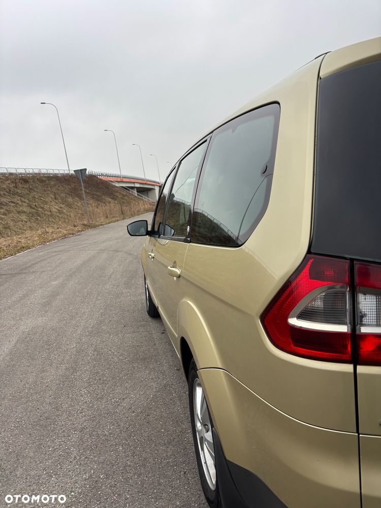 Ford Galaxy 2.0 TDCi Titanium - 16