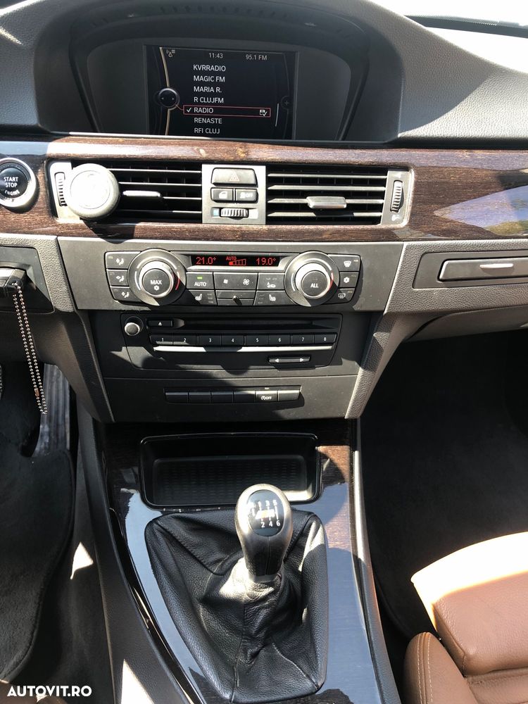 BMW Seria 3 320d DPF Edition Sport - 23