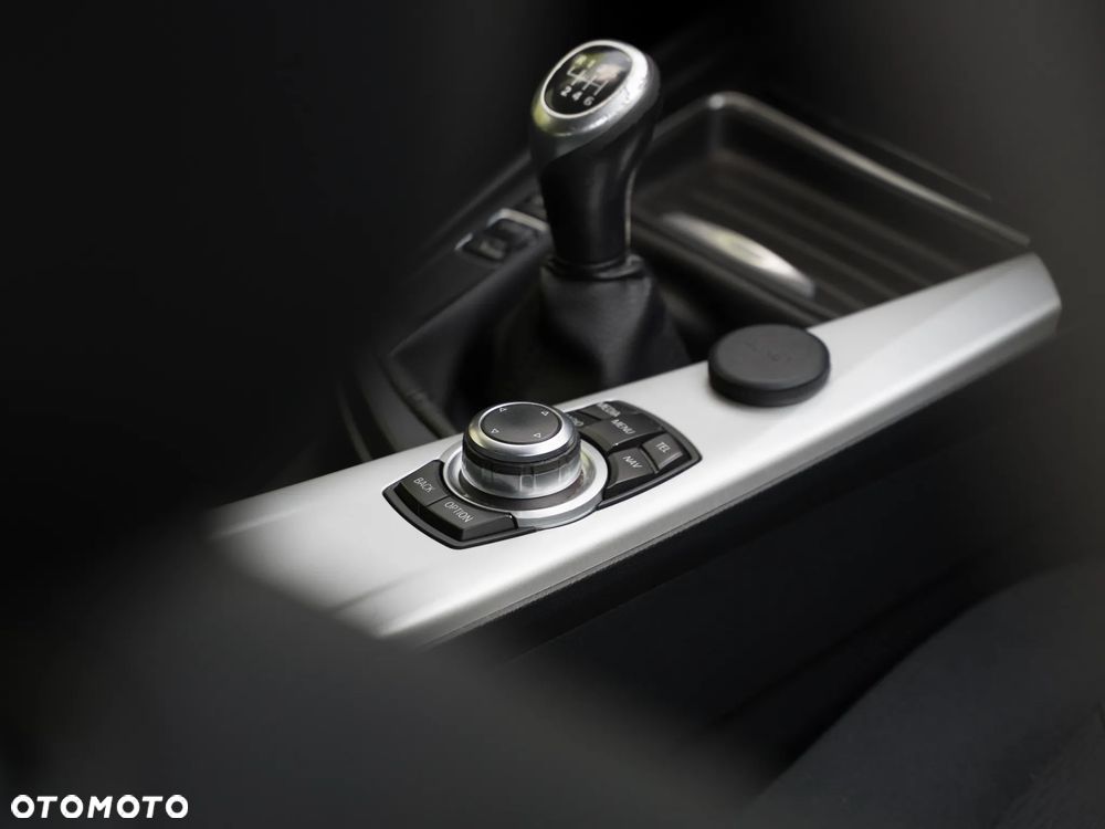 BMW Seria 3 318d - 14