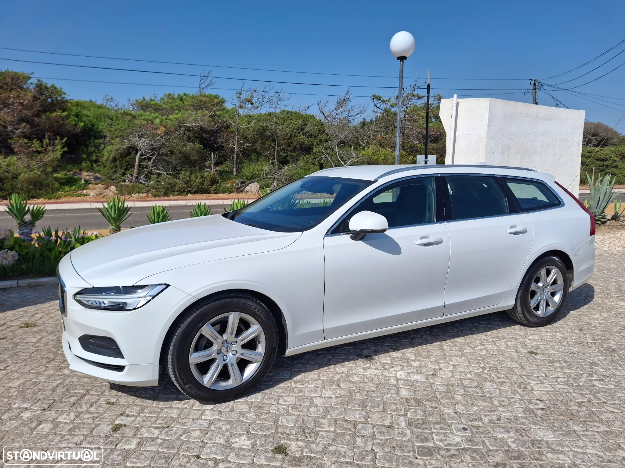 Volvo V90 2.0 D4 Momentum Plus Geartronic - 6