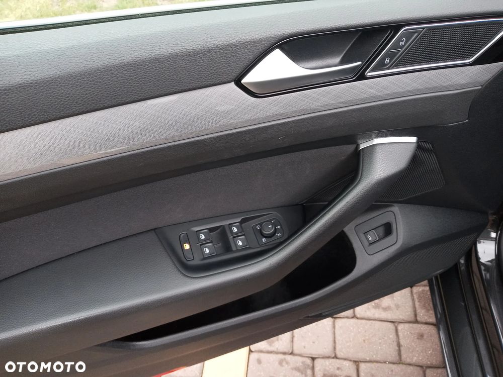 Volkswagen Passat 2.0 TSI Business DSG - 15