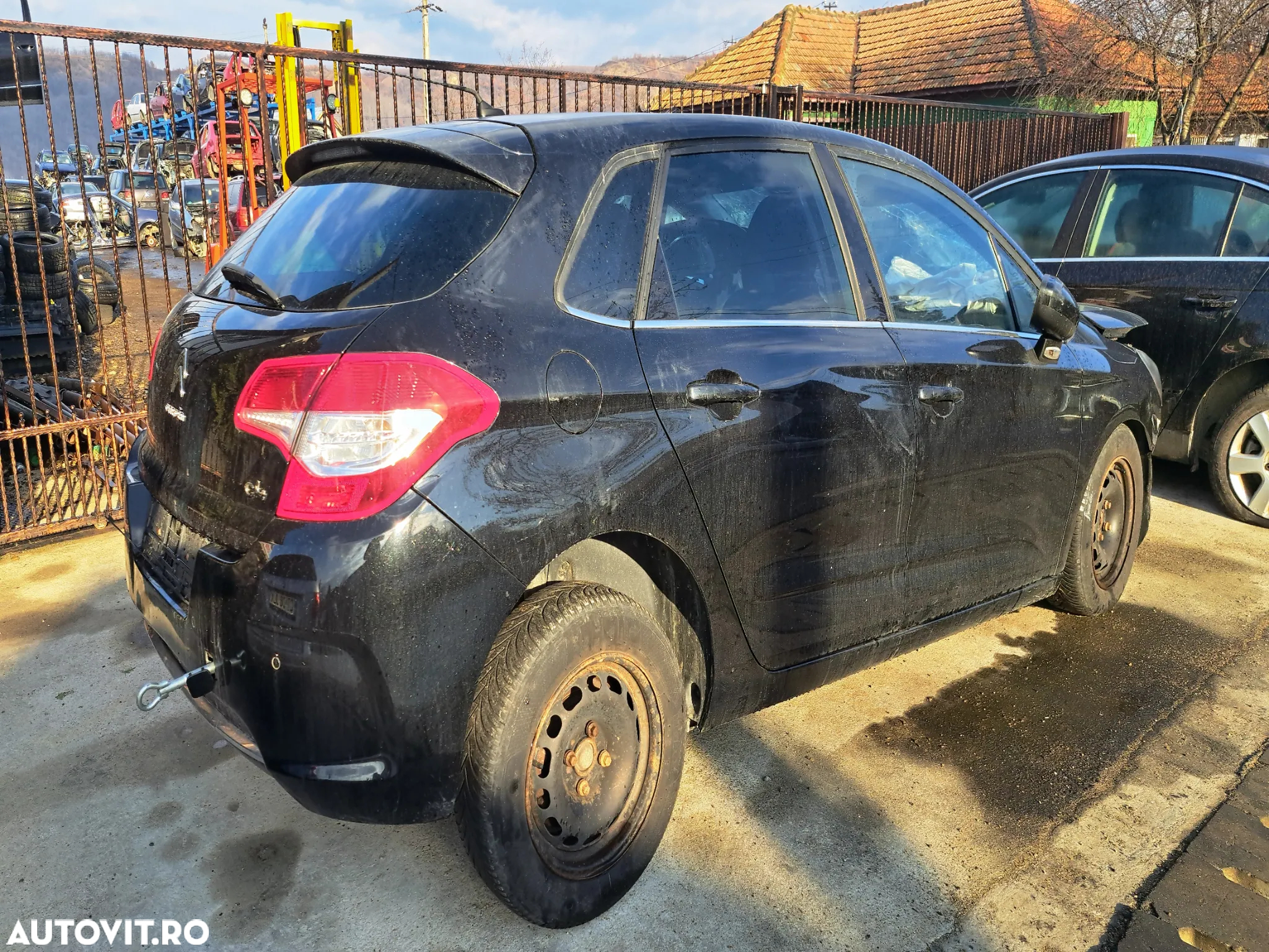 Dezmembram Citroen C4 2014 1.6b - 2