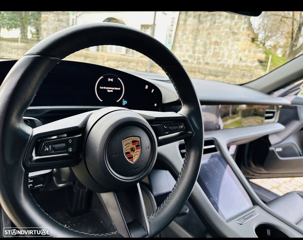 Porsche Taycan 4 - 19