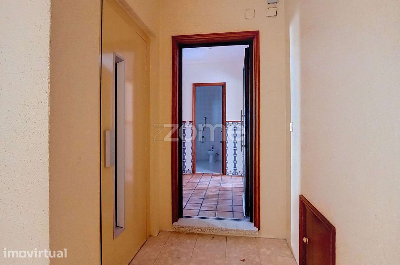 Apartamento T2 para Arrendamento | Santa Maria da Feira - Grande imagem: 2/18