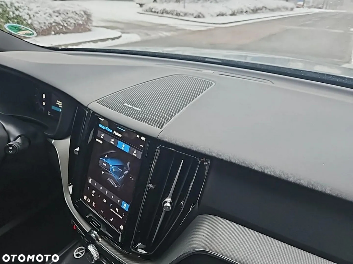 Volvo XC 60 B4 B Plus Dark - 16