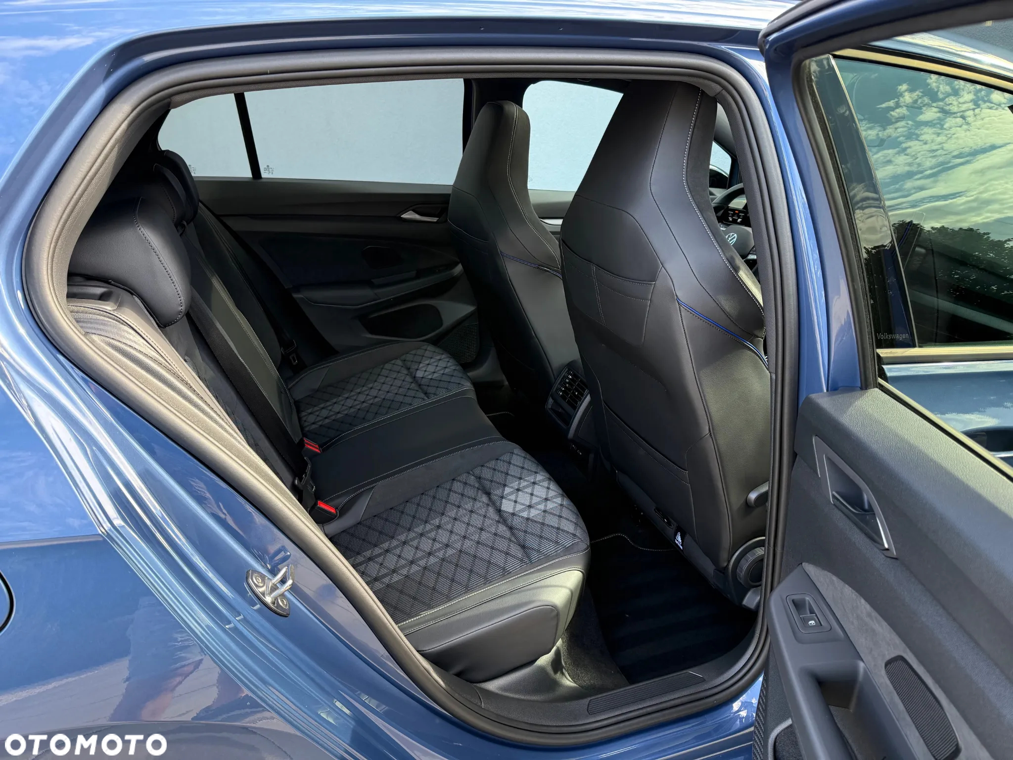 Volkswagen Golf - 12