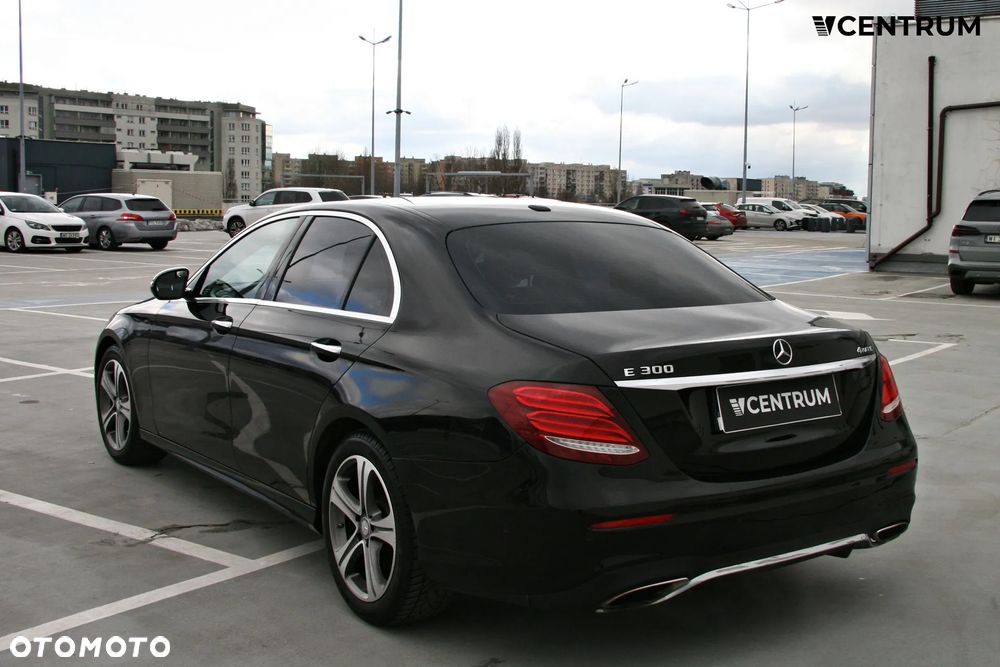 Mercedes-Benz Klasa E 300 9G-TRONIC AMG Line - 5
