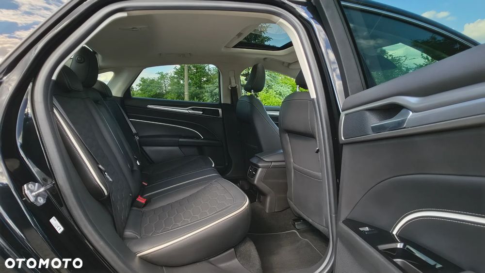 Ford Mondeo Vignale 2.0 Hybrid - 38