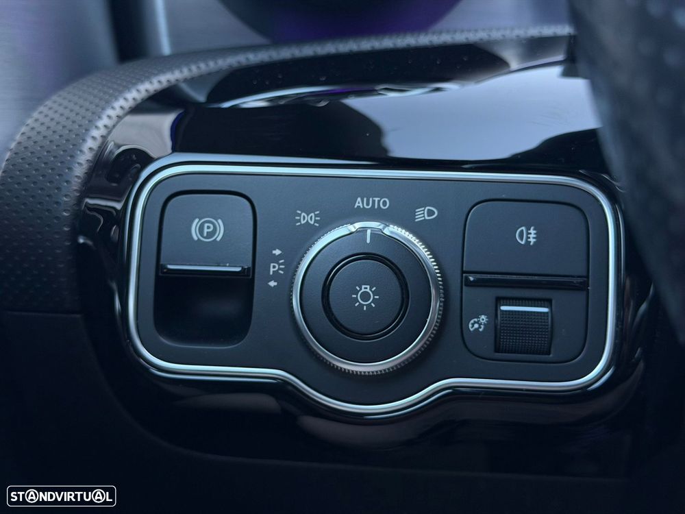 Mercedes-Benz CLA 250 e Shooting Brake AMG Line - 32