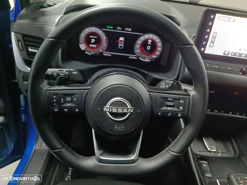 Nissan Qashqai 1.3 DIG-T N-Connecta LED+SKY Xtronic - 24